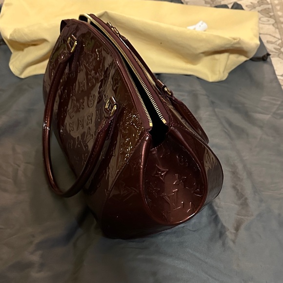 Louis Vuitton Burgundy Shoulder Bag - Picture 4 of 7